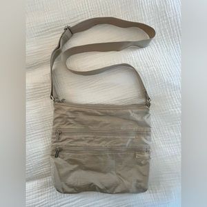 Baggalini Crossbody Shoulder Travel Bag Purse